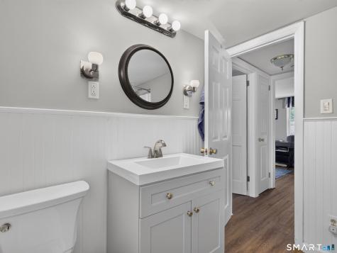 13 Woodlawn Avenue Waterford CT 06385