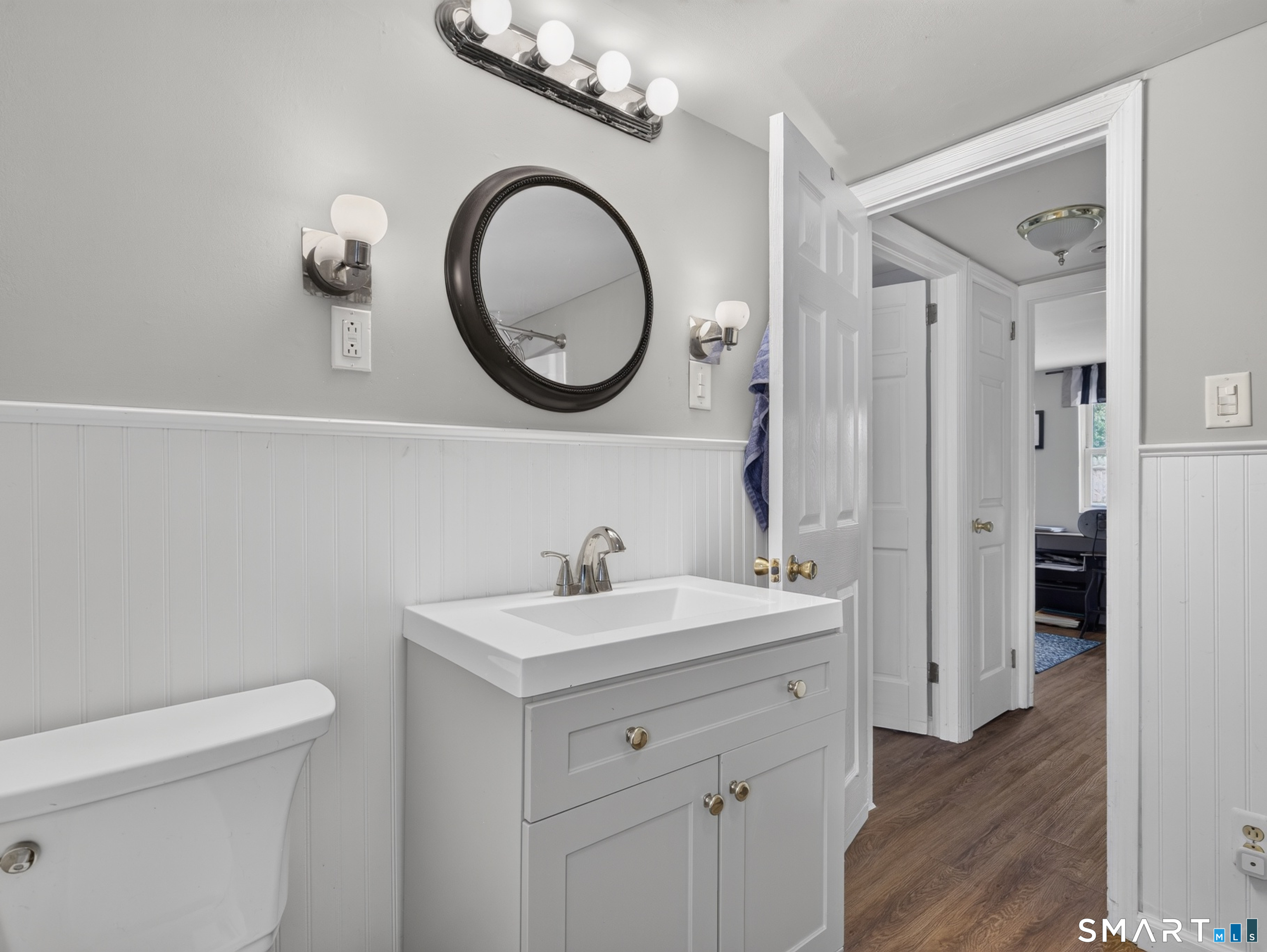 13 Woodlawn Avenue Waterford CT 06385