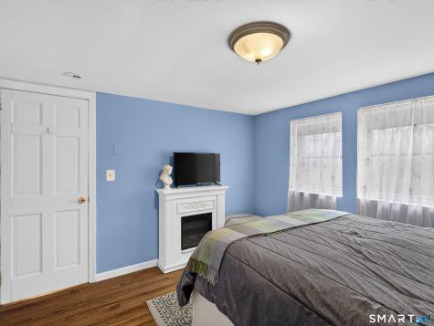 13 Woodlawn Avenue Waterford CT 06385