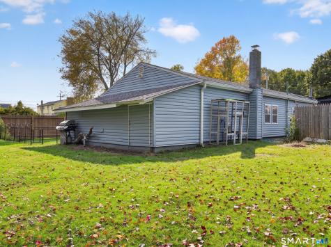 13 Woodlawn Avenue Waterford CT 06385