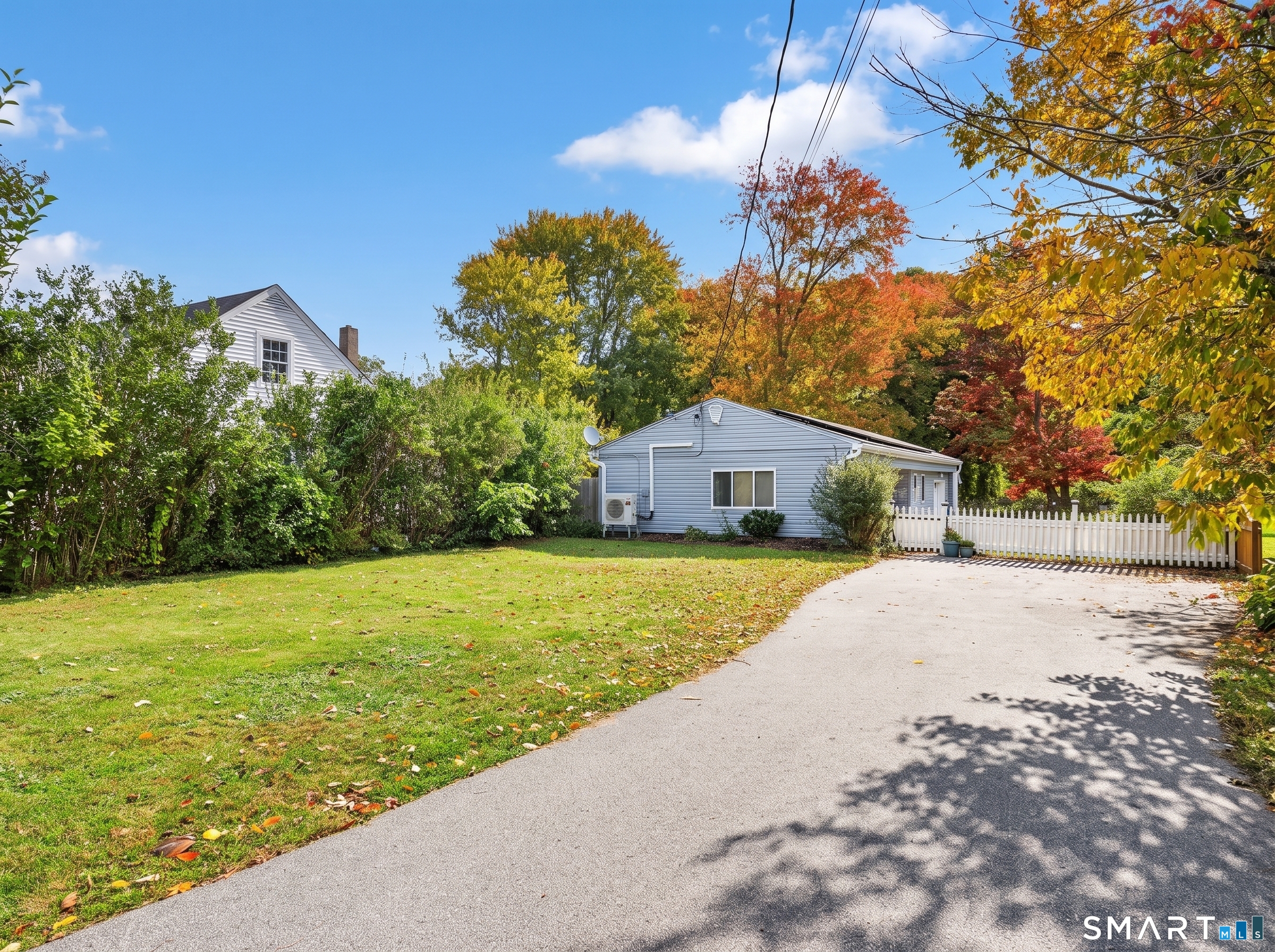 13 Woodlawn Avenue Waterford CT 06385