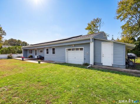 13 Woodlawn Avenue Waterford CT 06385