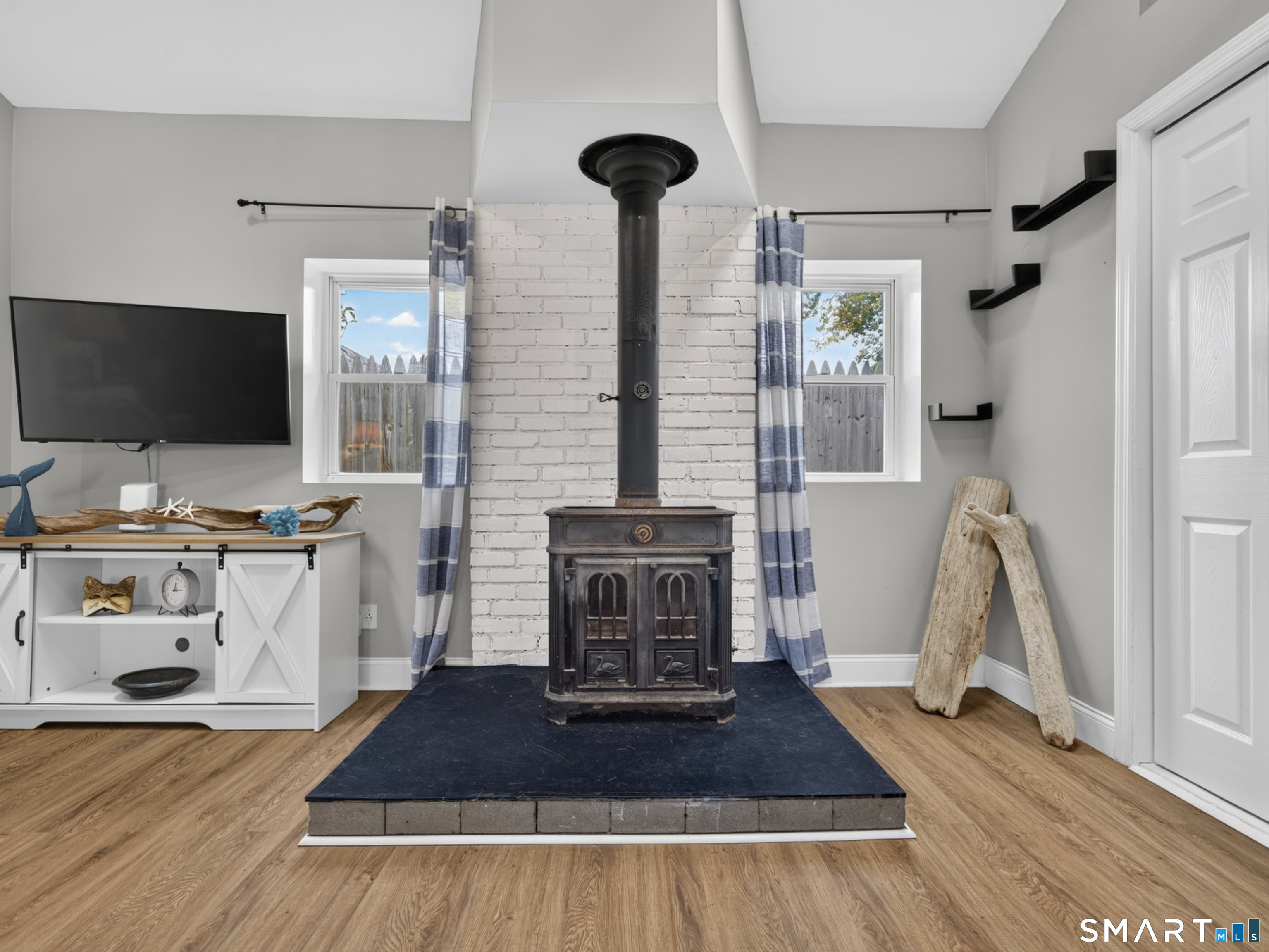 13 Woodlawn Avenue Waterford CT 06385