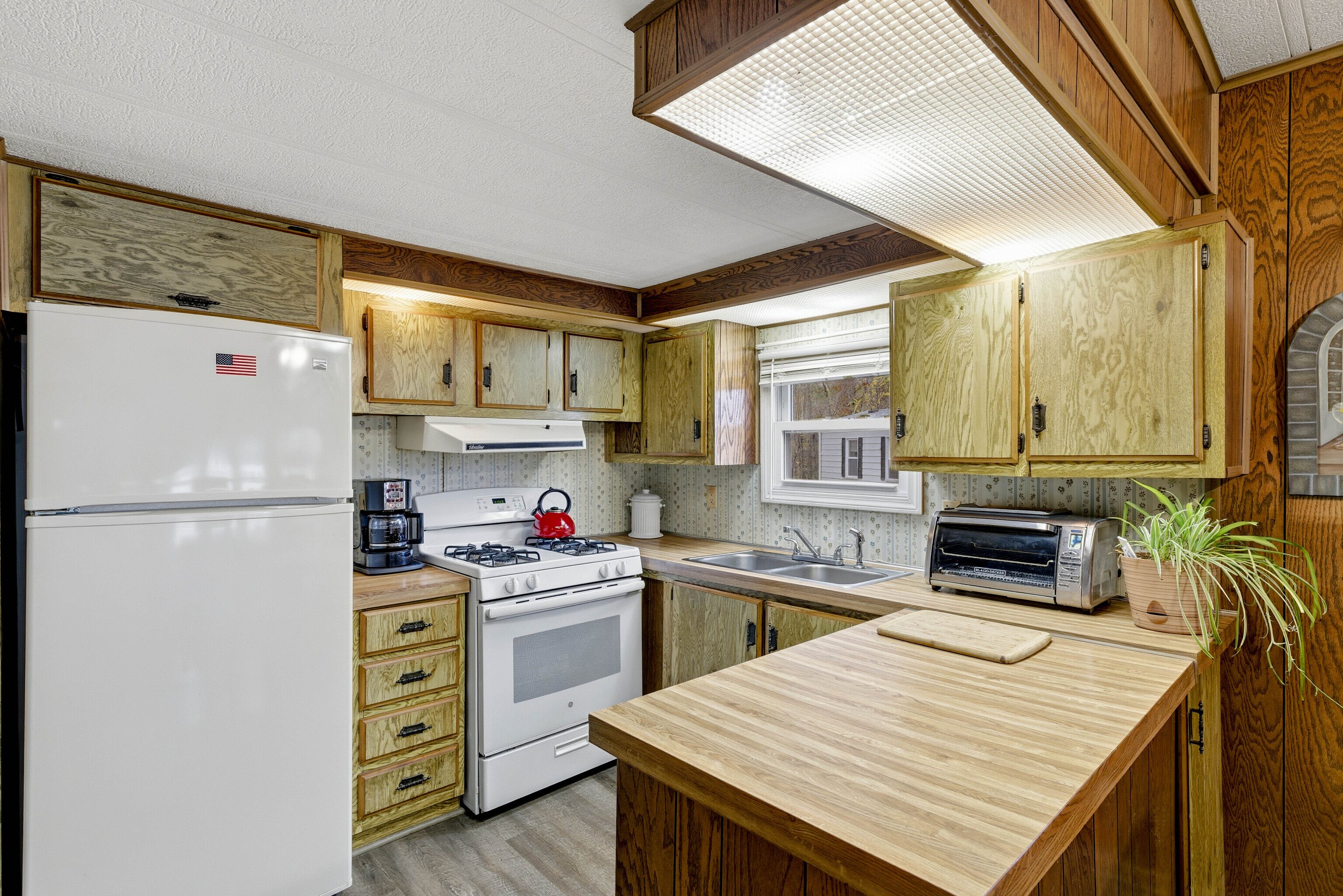 28 Golden Spur Stonington CT 06378