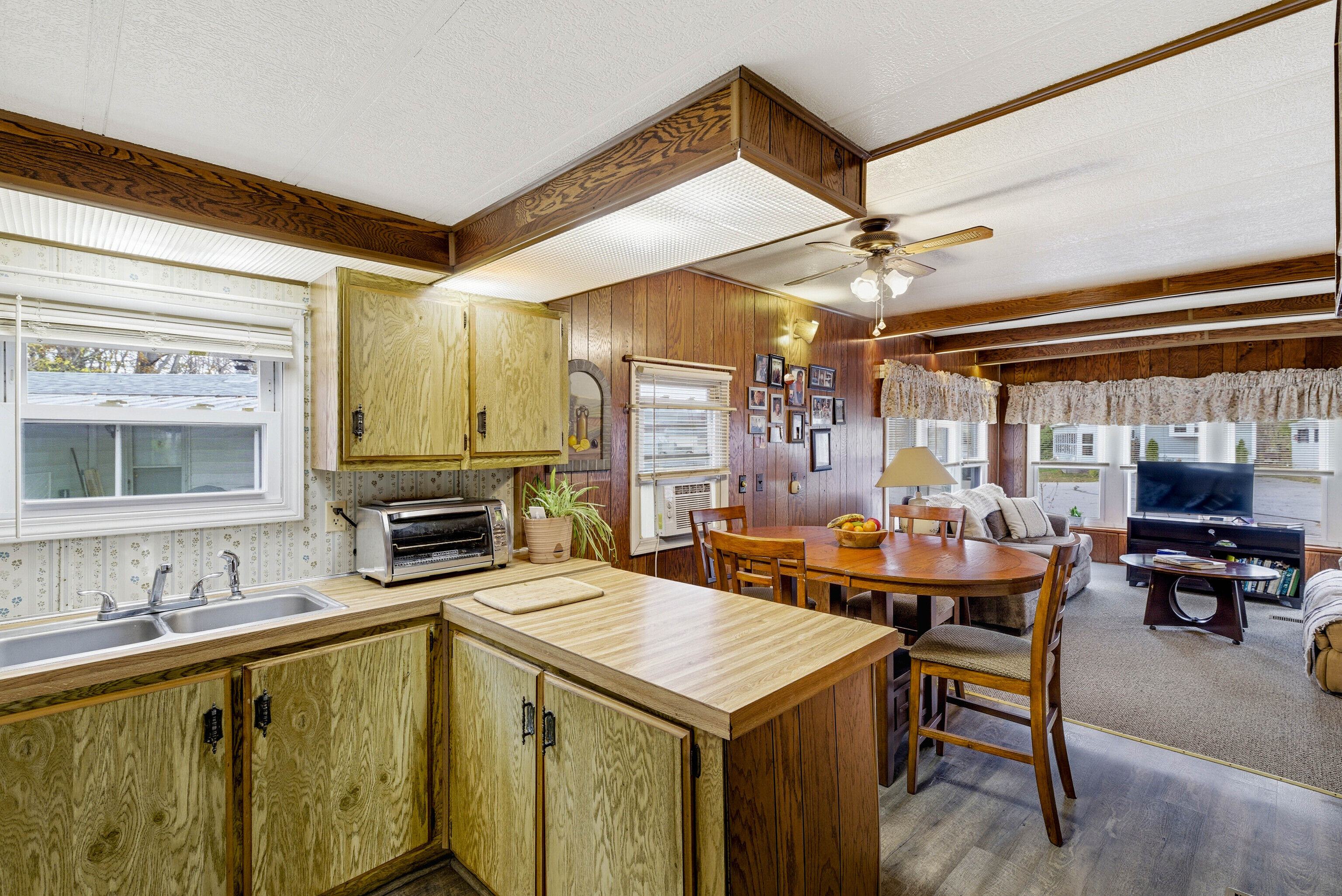 28 Golden Spur Stonington CT 06378