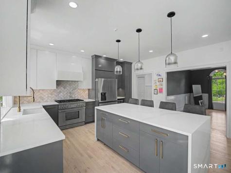 125 Skunk Lane Wilton CT 06897