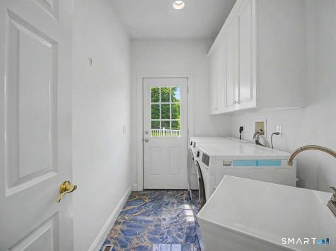 125 Skunk Lane Wilton CT 06897