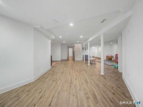 125 Skunk Lane Wilton CT 06897