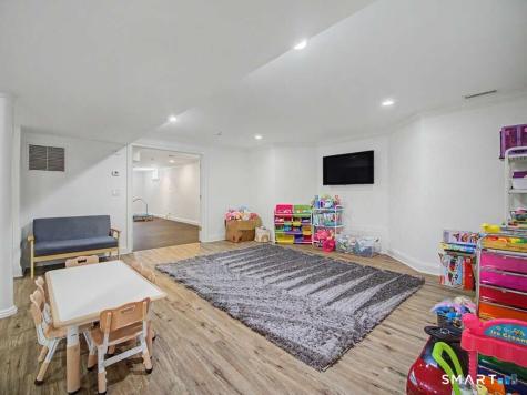 125 Skunk Lane Wilton CT 06897