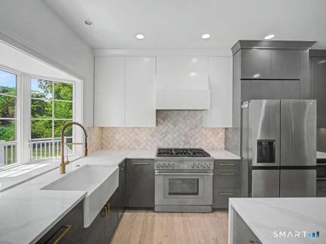 125 Skunk Lane Wilton CT 06897