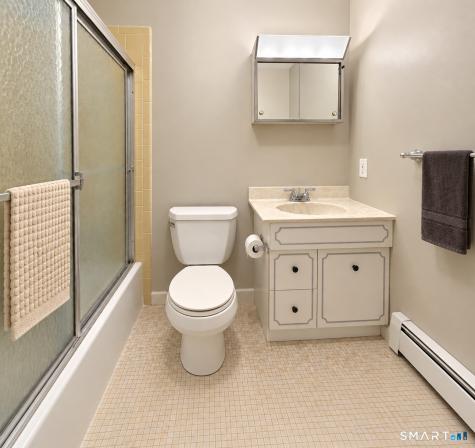 22 Briarwood Drive Guilford CT 06437