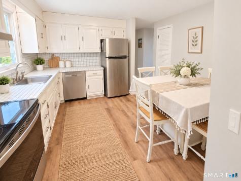 22 Briarwood Drive Guilford CT 06437