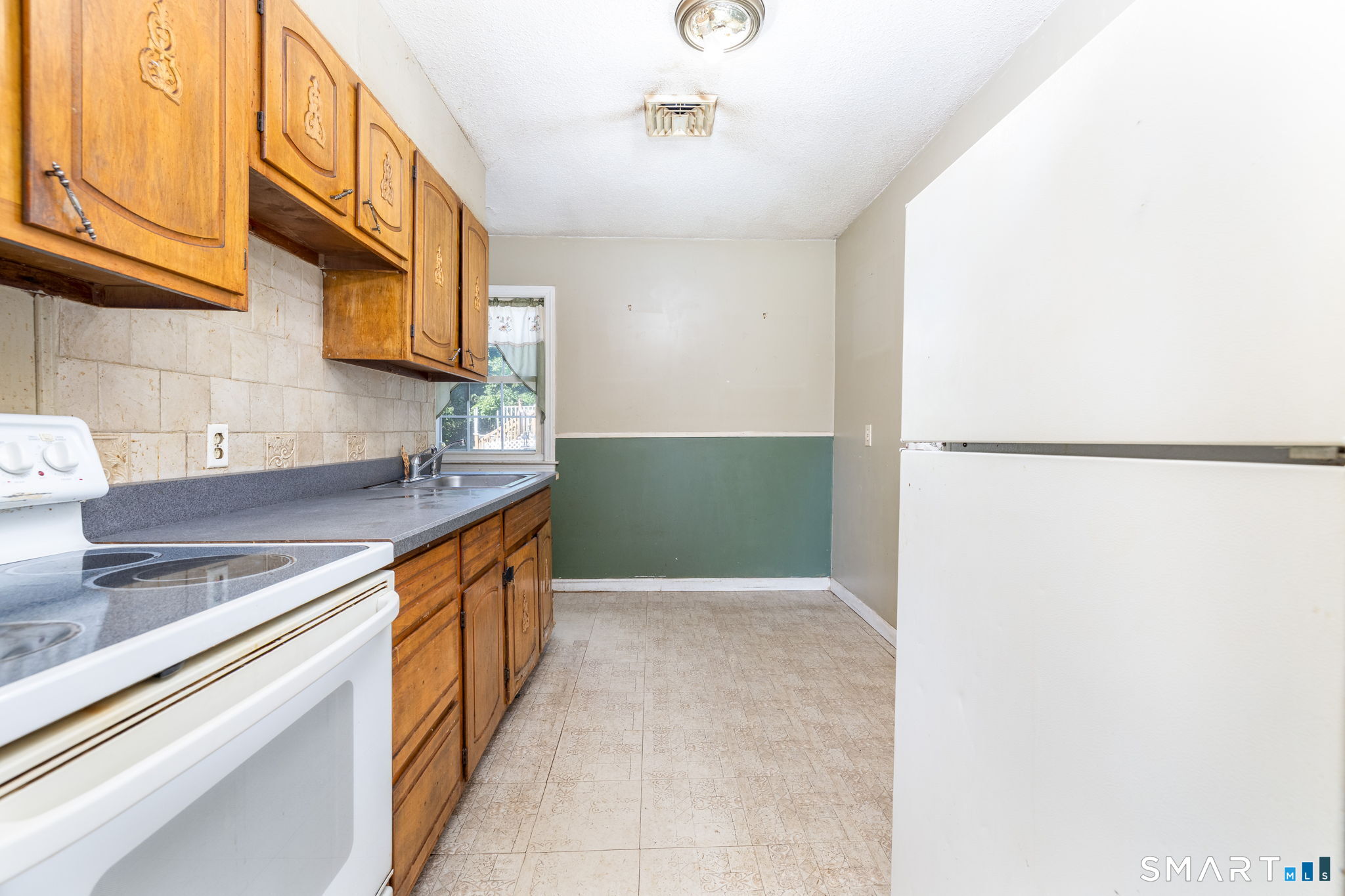 16 Walnut Circle Windsor Locks CT 06096