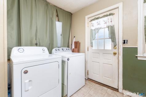 16 Walnut Circle Windsor Locks CT 06096