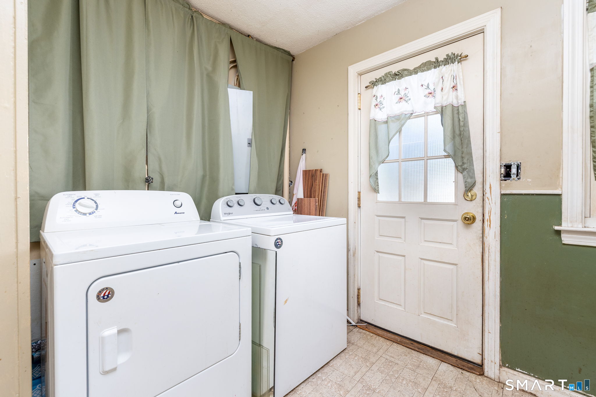 16 Walnut Circle Windsor Locks CT 06096