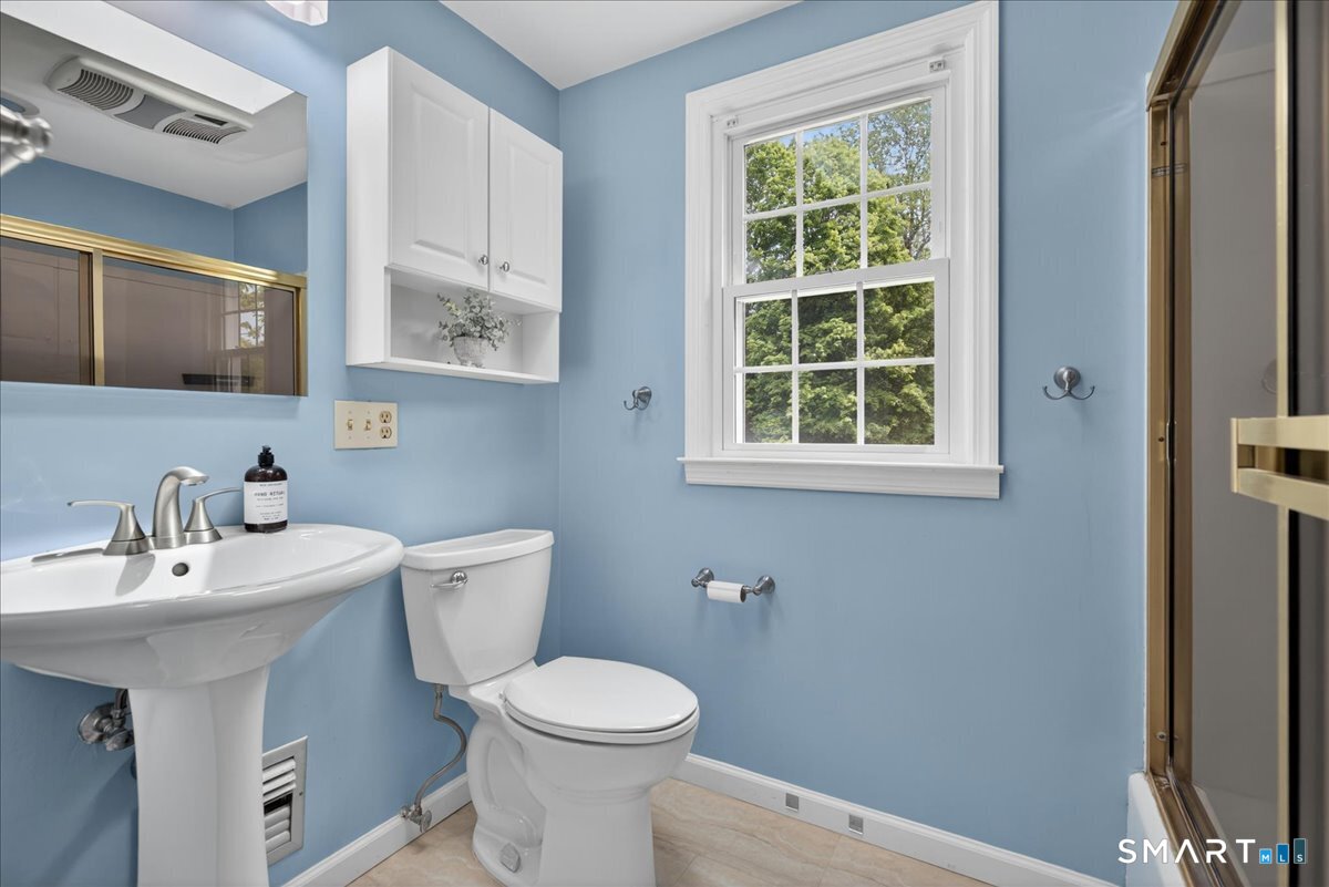 1006 King Road Cheshire CT 06410