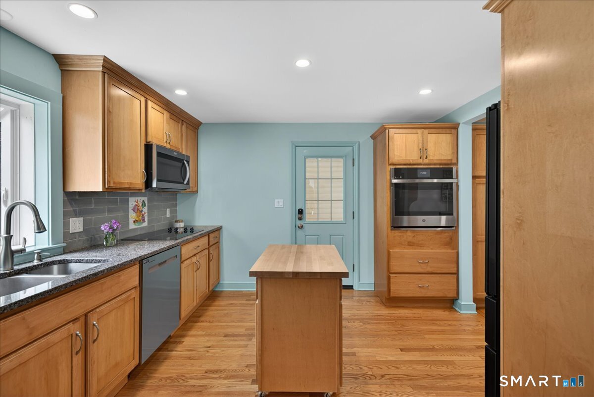 1006 King Road Cheshire CT 06410