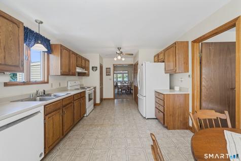 12 Private Grounds Road Ellington CT 06029
