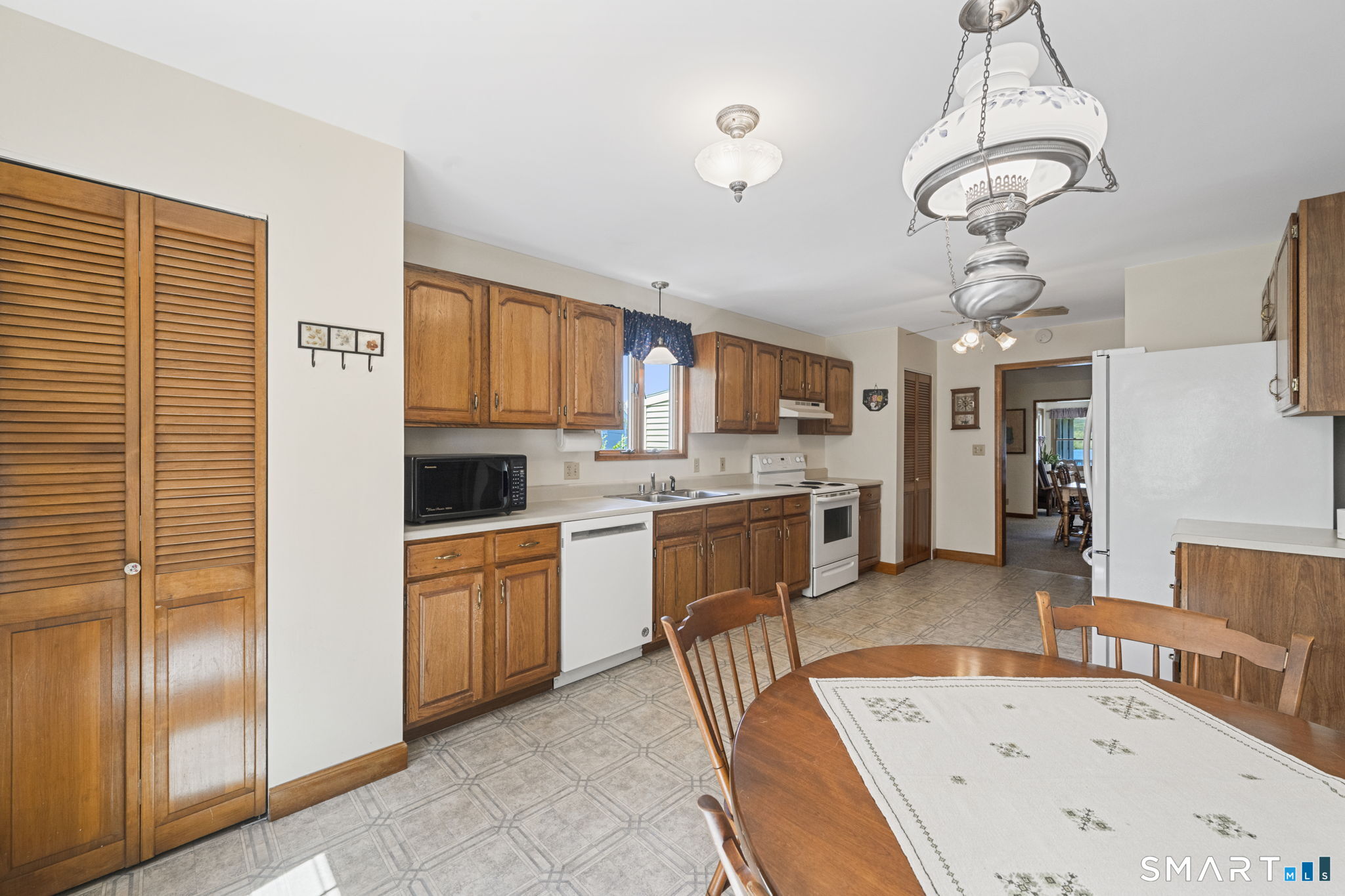 12 Private Grounds Road Ellington CT 06029