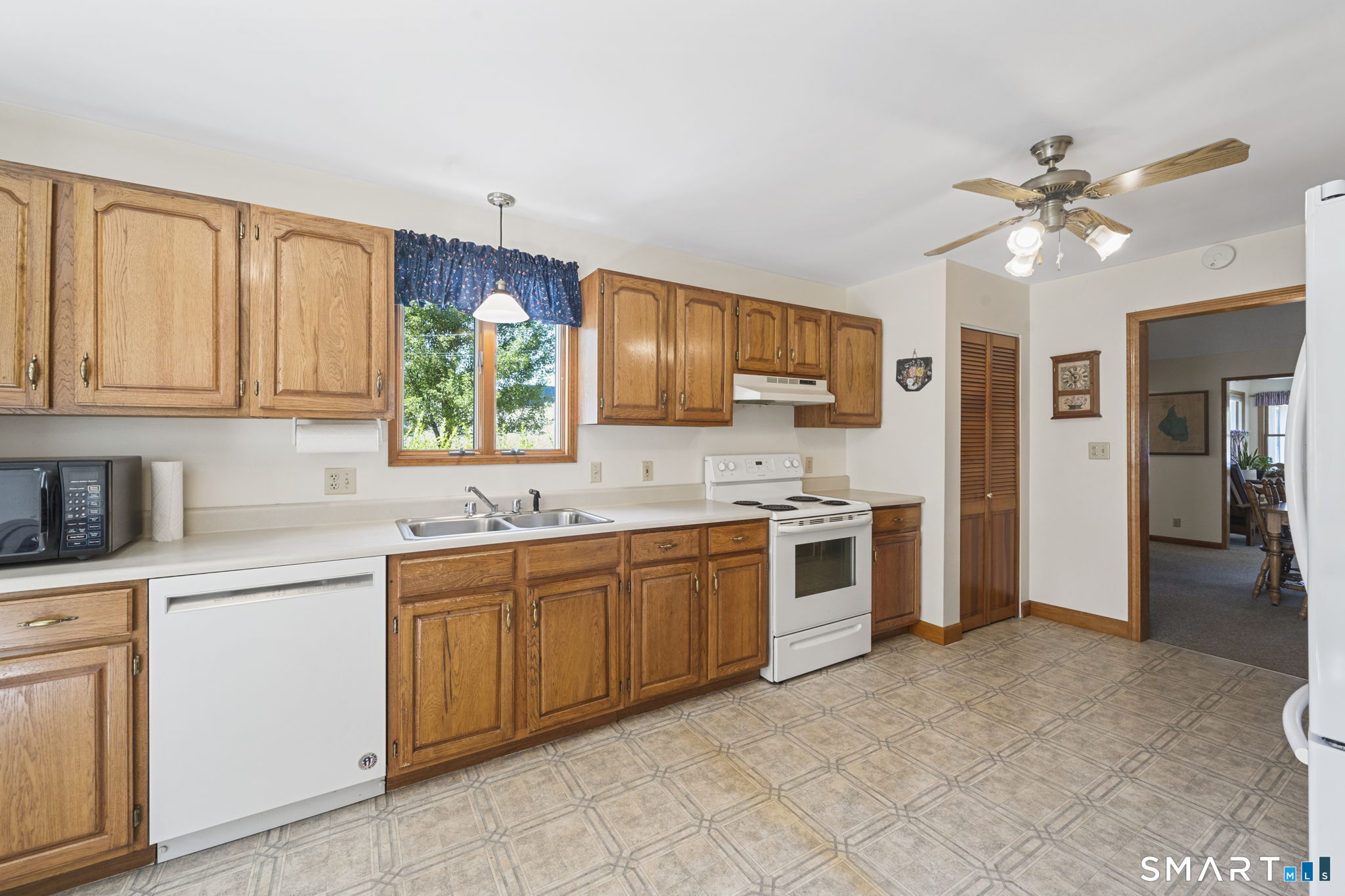 12 Private Grounds Road Ellington CT 06029