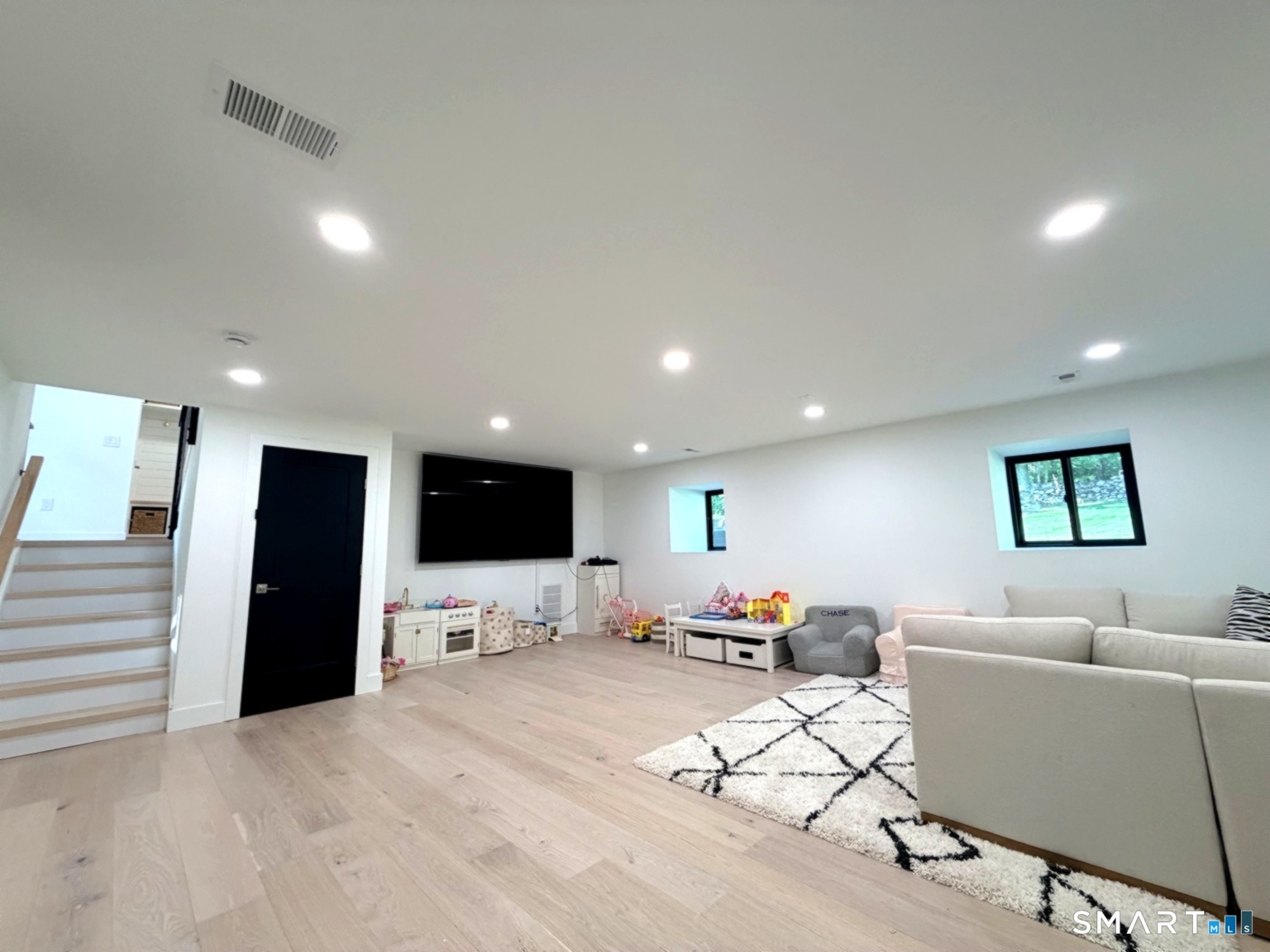 355 Surrey Lane Fairfield CT 06824