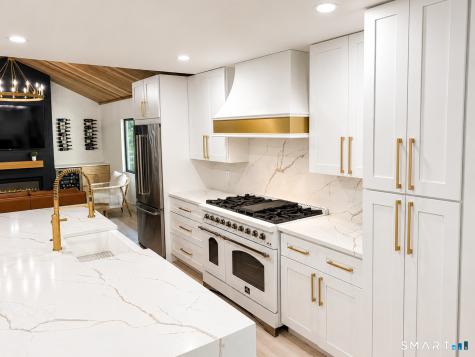 355 Surrey Lane Fairfield CT 06824
