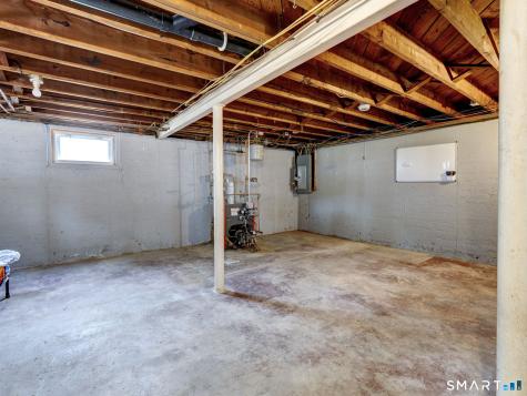 35 Helaine Road Manchester CT 06042