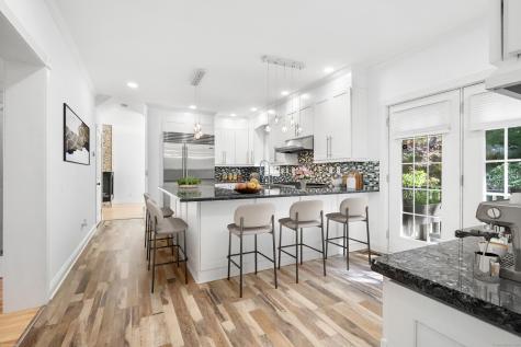 2 Abbey Lane Newtown CT 06470