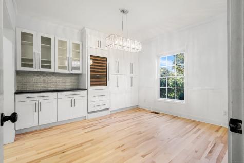 2 Abbey Lane Newtown CT 06470