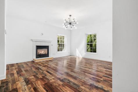 2 Abbey Lane Newtown CT 06470