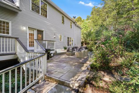 2 Abbey Lane Newtown CT 06470