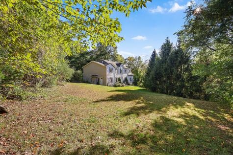 2 Abbey Lane Newtown CT 06470