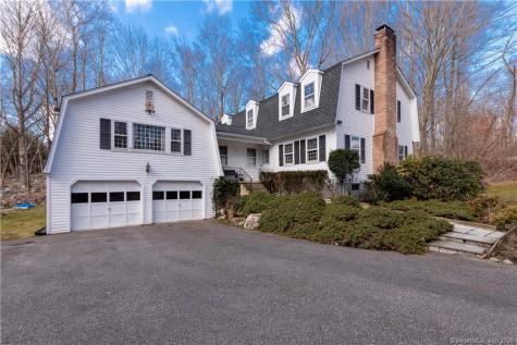 16 Lamppost Drive Redding CT 06896