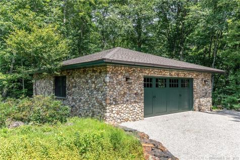 397 White Deer Rock Road Middlebury CT 06762