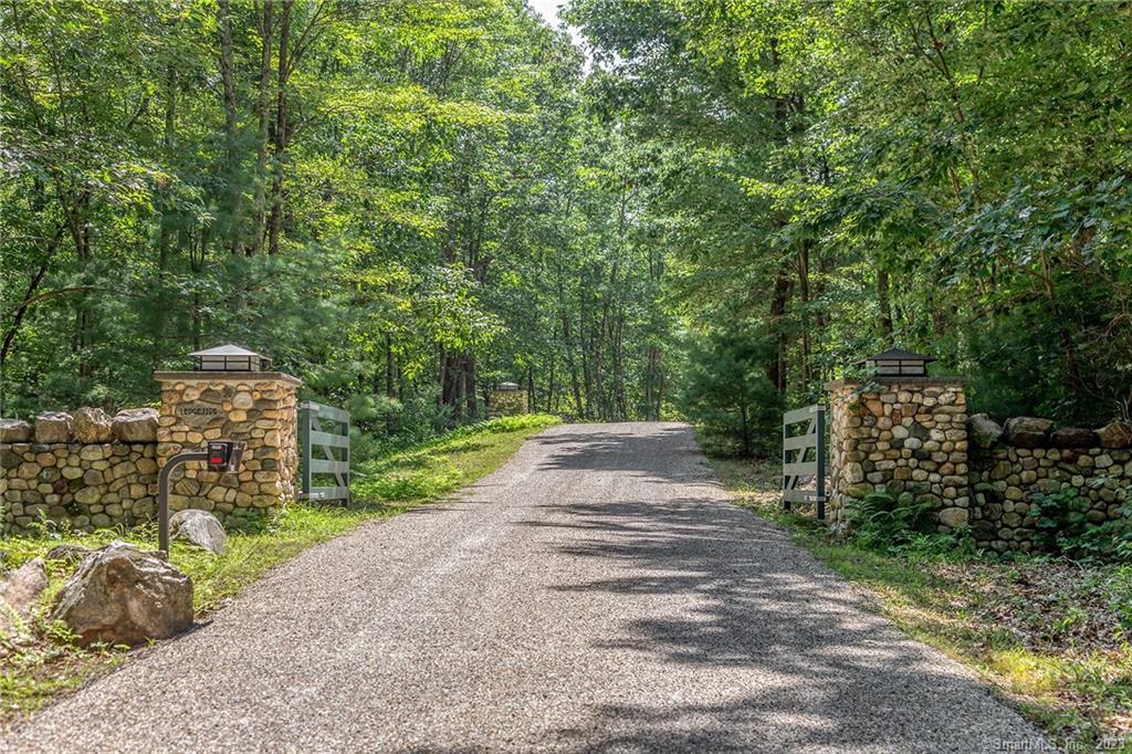 397 White Deer Rock Road Middlebury CT 06762