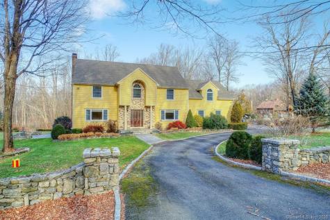 350 Rock House Road Easton CT 06612
