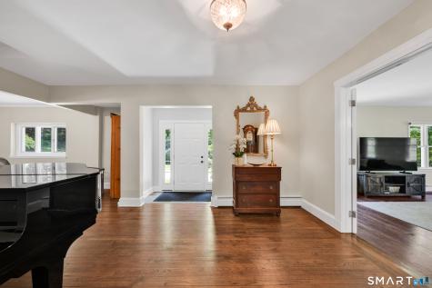 66 Great Ring Road Newtown CT 06482