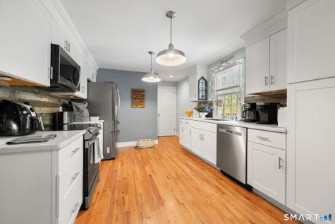 17 Ledgewood Drive Ledyard CT 06335