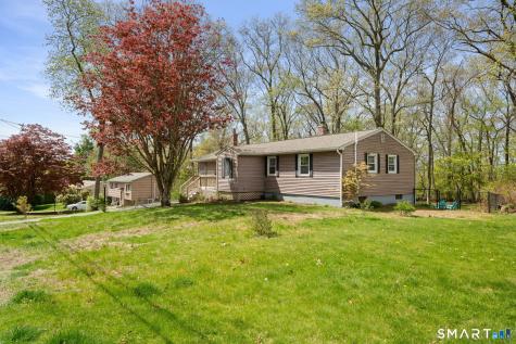 17 Ledgewood Drive Ledyard CT 06335
