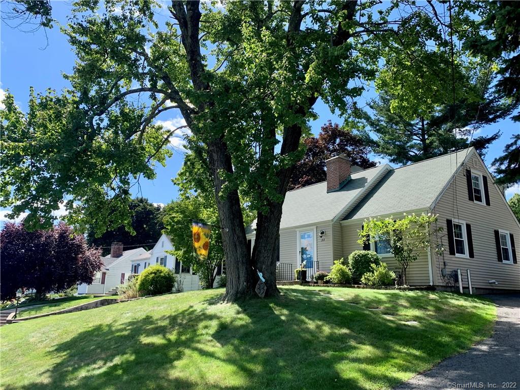 33 Foxridge Road West Hartford CT 06107
