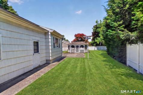 2 Diamond Drive Newtown CT 06470