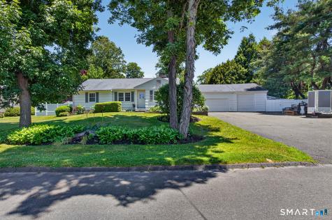 2 Diamond Drive Newtown CT 06470