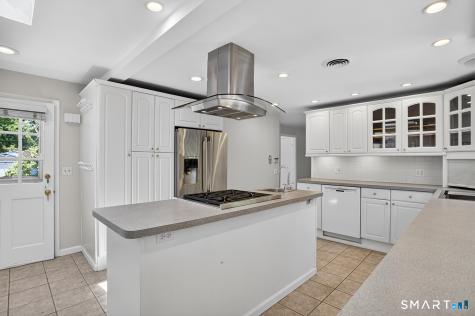 2 Diamond Drive Newtown CT 06470