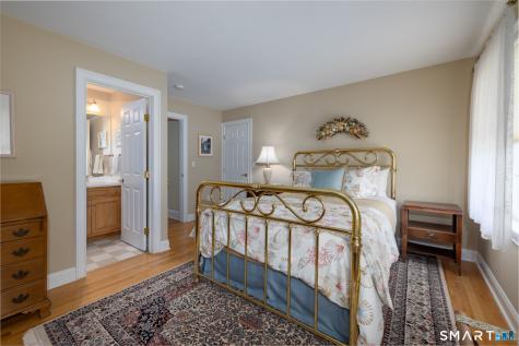 21 Merlins Lane Newtown CT 06470