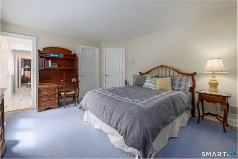 21 Merlins Lane Newtown CT 06470