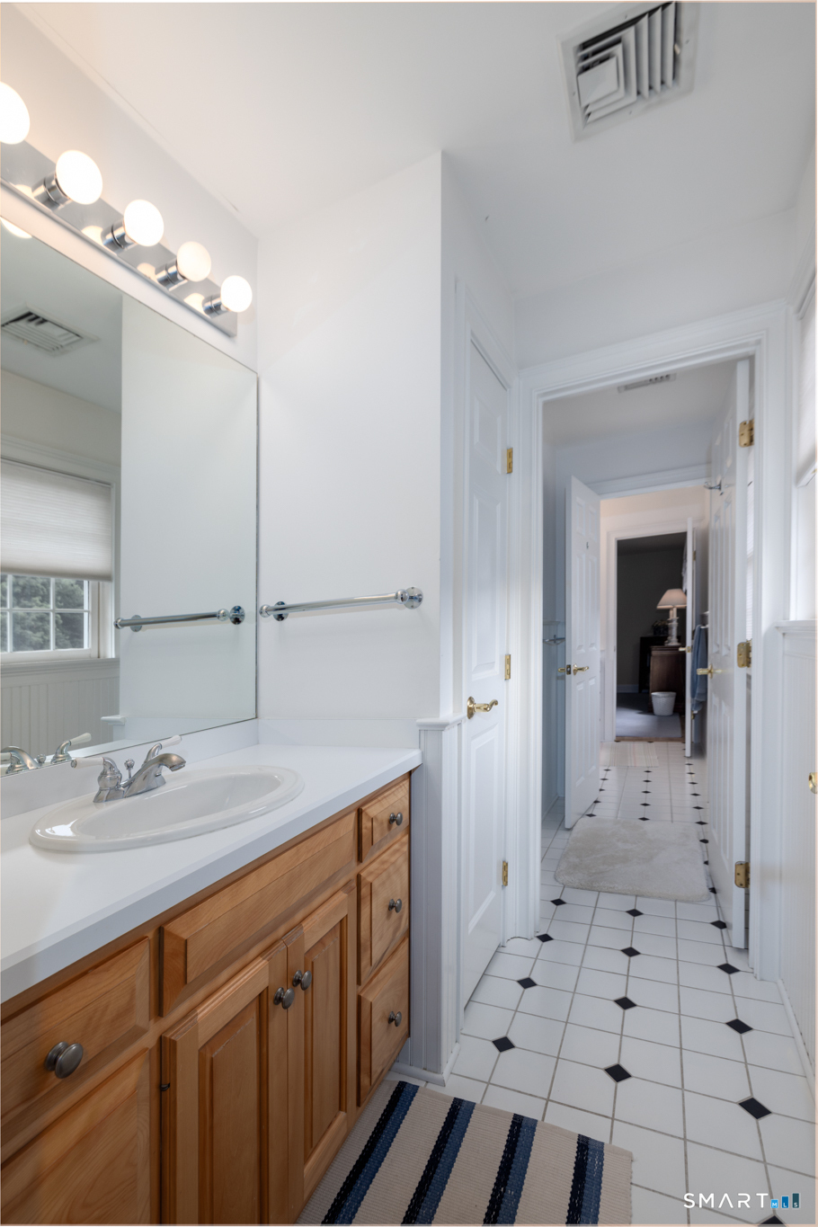 21 Merlins Lane Newtown CT 06470