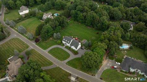21 Merlins Lane Newtown CT 06470