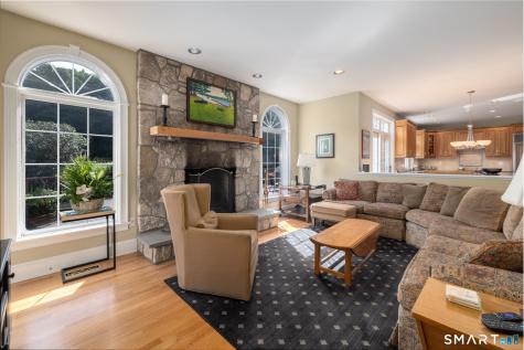 21 Merlins Lane Newtown CT 06470