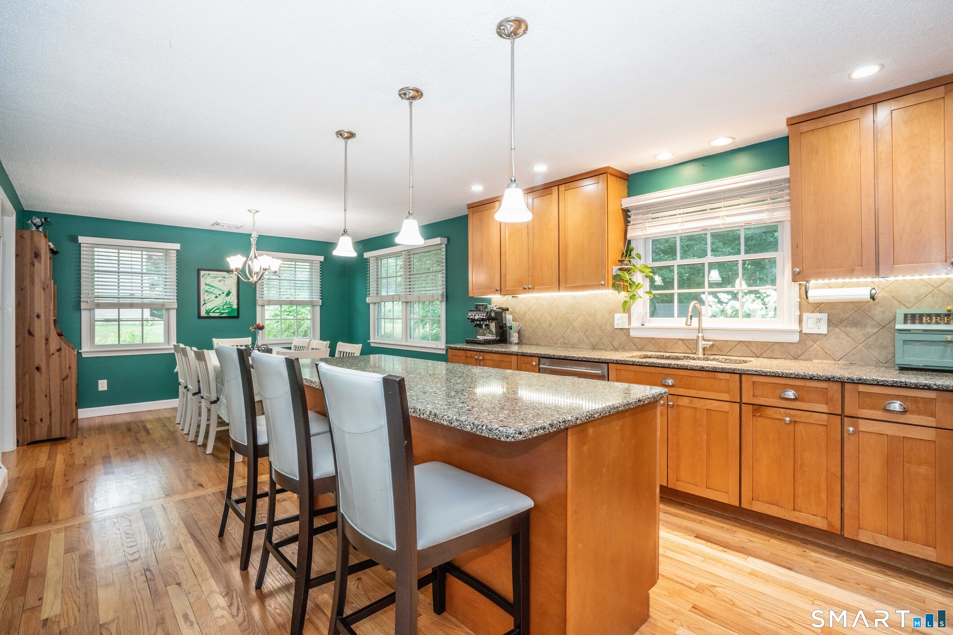20 Munnisunk Drive Simsbury CT 06070