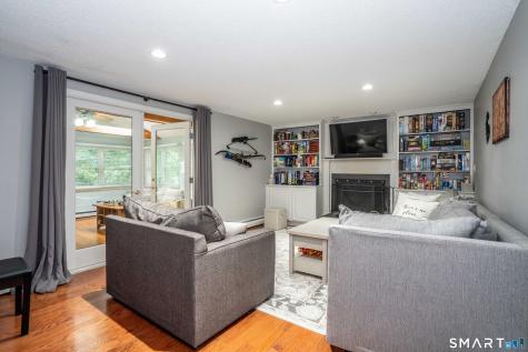 20 Munnisunk Drive Simsbury CT 06070